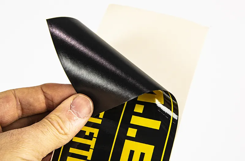 Come Costruire un Adesivo Personalizzato Resistente nel Tempo