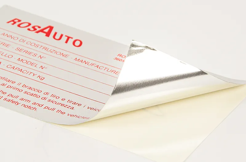 Adesivi resistenti al calore