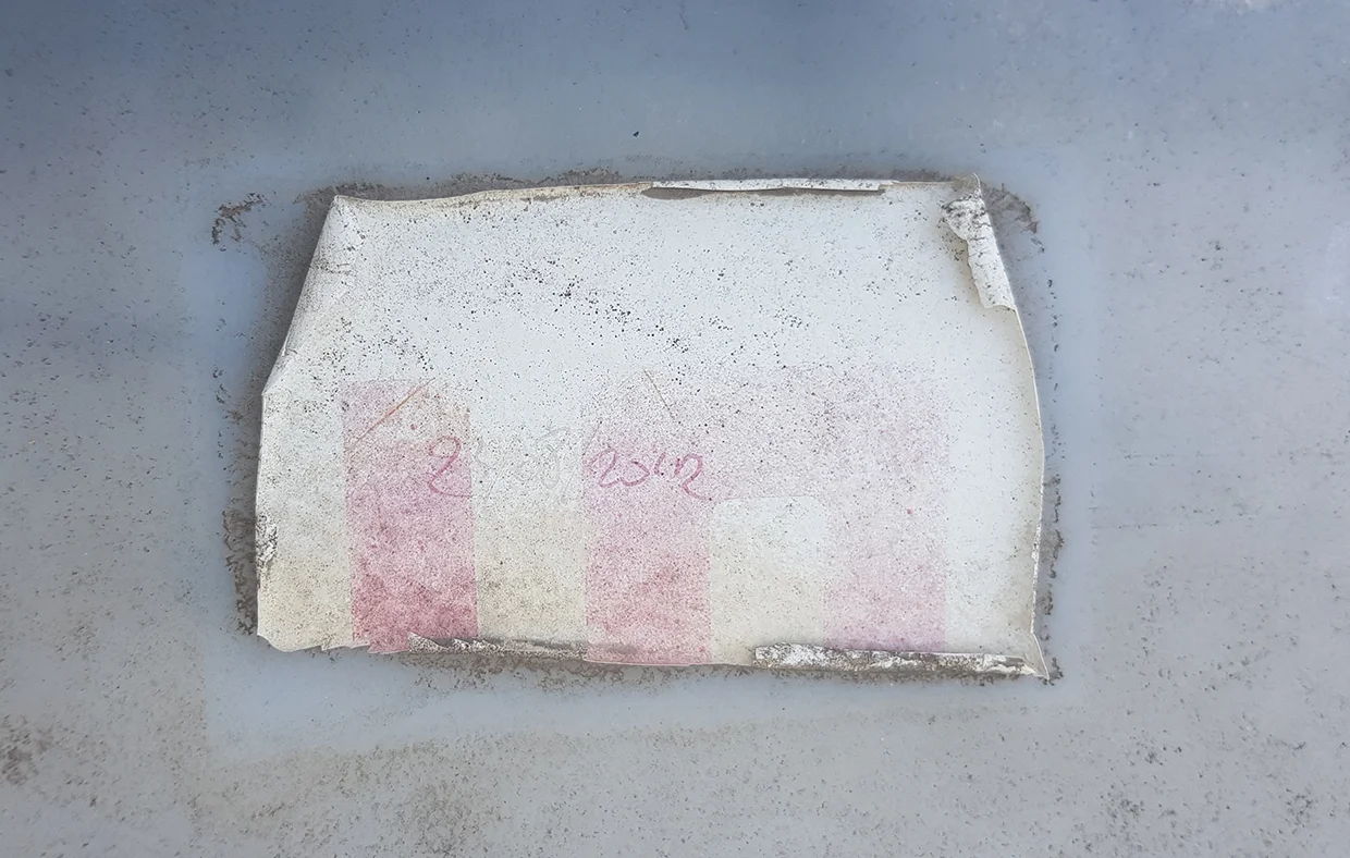 Perché un adesivo smarrisce?