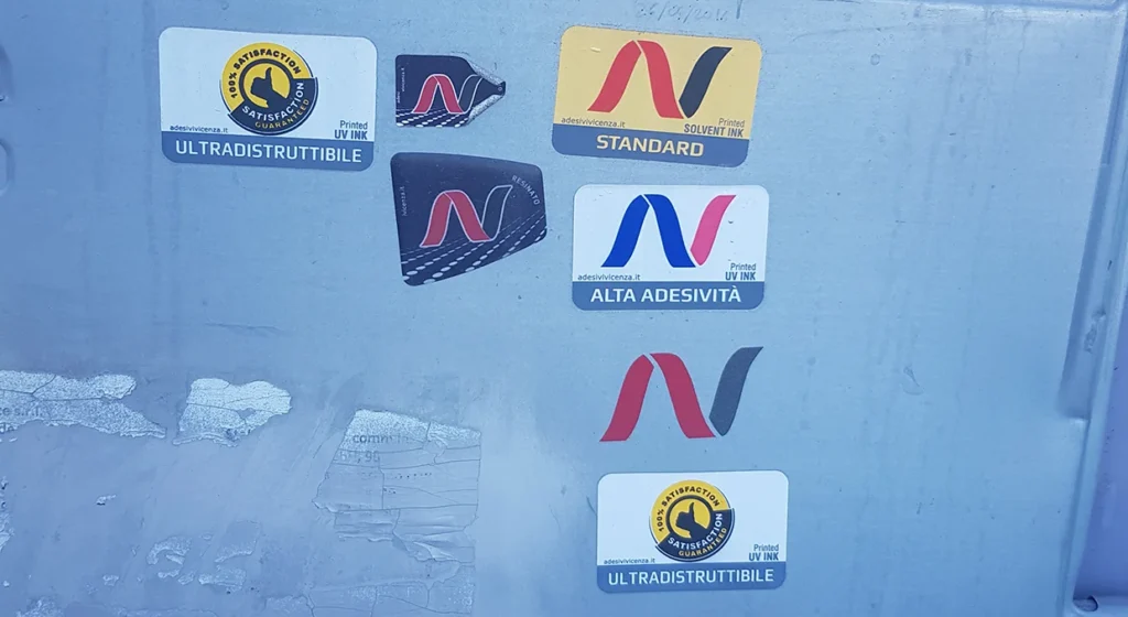 perché un adesivo smarrisce